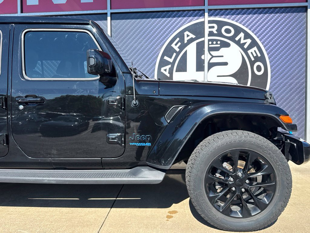 Used 2021 Jeep Wrangler Unlimited Sahara AWD/4WD image 3