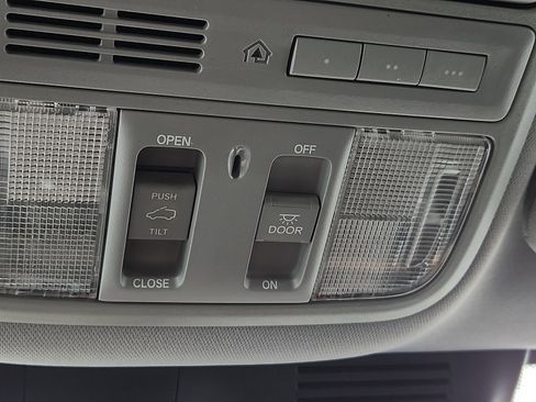 Used 2020 Honda CR-V Touring image 13