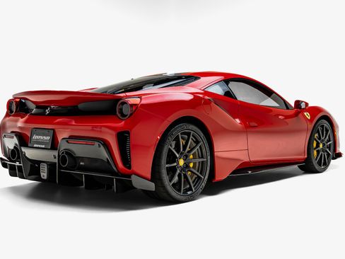 Used 2019 Ferrari 488 Pista Coupe RWD image 2