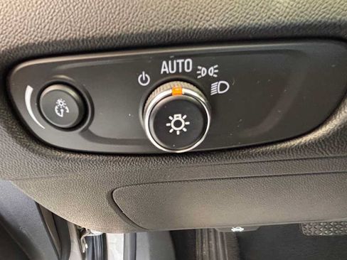 Used 2023 Chevrolet Malibu LT FWD image 18