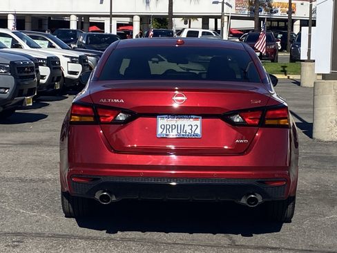 Used 2024 Nissan Altima 2.5 SR w/ SR Premium Package image 4