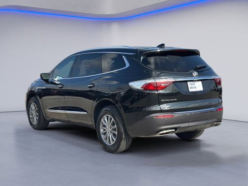 Used 2024 Buick Enclave Premium image 11
