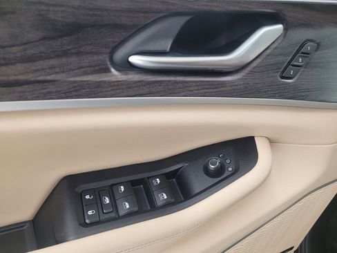 Used 2022 Jeep Grand Cherokee Limited 4xe image 27