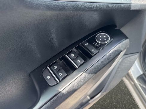 Used 2024 Kia Soul LX w/ Option Group 015 FWD image 17
