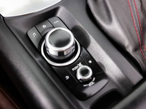 Used 2019 MAZDA MX-5 Miata RF Grand Touring image 31