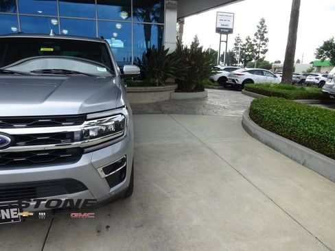 Used 2022 Ford Expedition Limited AWD/4WD image 35