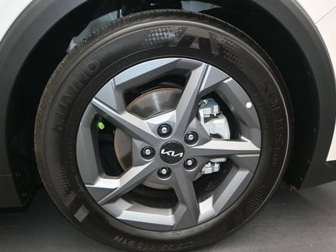 Used 2025 Kia K4 FWD image 17