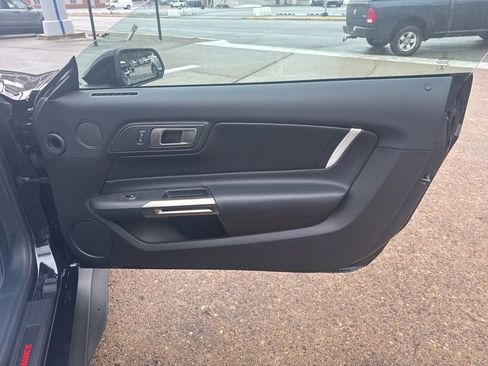 Used 2021 Ford Mustang Shelby GT500 w/ Technology Package image 15