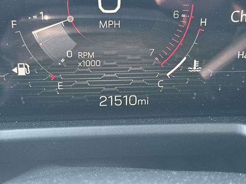 Used 2025 GMC Acadia Elevation image 23