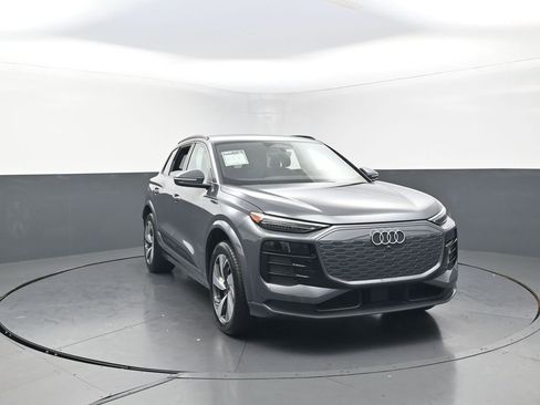Used 2025 Audi Q6 e-tron Premium Plus w/ Premium Plus AWD/4WD image 6