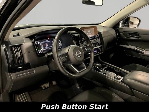 Used 2025 Nissan Pathfinder SV AWD/4WD image 17