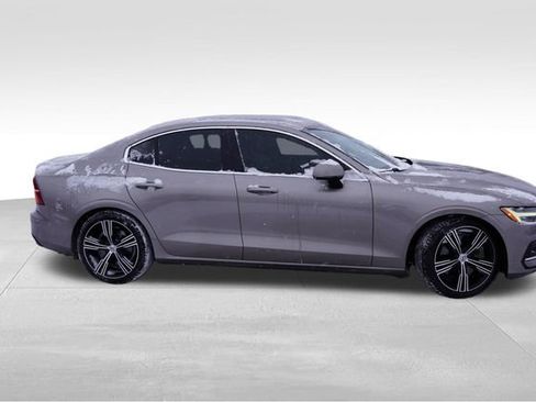 Used 2019 Volvo S60 T6 Inscription image 3