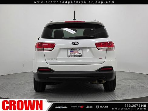 Used 2017 Kia Sorento FWD image 6