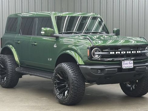 Used 2025 Ford Bronco Outer Banks AWD/4WD image 7
