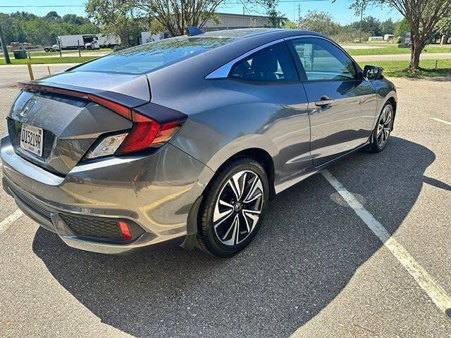 Used 2017 Honda Civic EX-T image 5