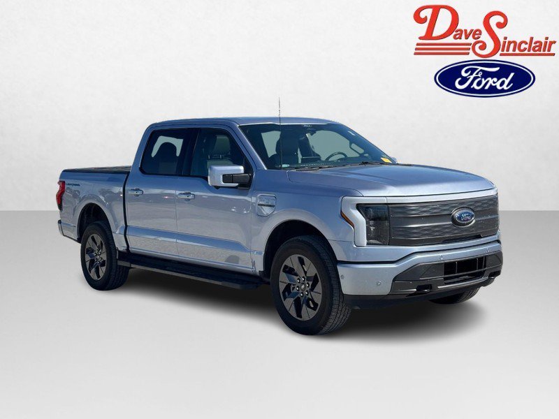 Used 2022 Ford F150 Lightning Lariat w/ Equipment Group 511A High AWD/4WD image 4