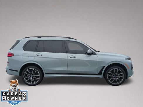 Used 2025 BMW X7 xDrive40i w/ M Sport Package AWD/4WD image 3