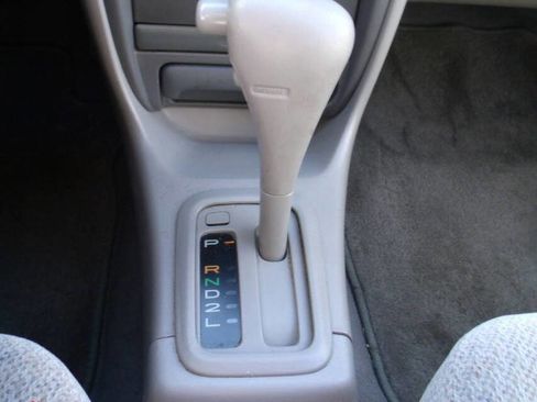 Used 2002 Toyota Corolla LE image 25