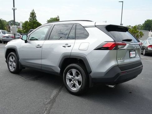 Used 2025 Toyota RAV4 XLE FWD image 5