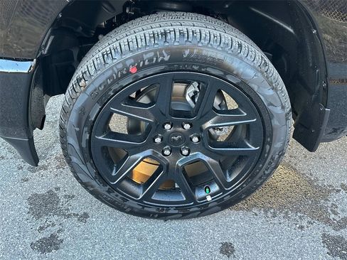 New 2024 RAM 1500 Laramie image 17