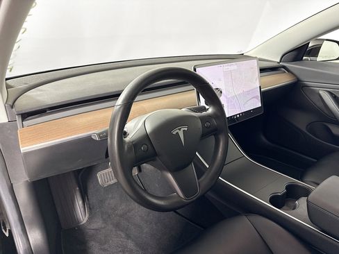 Used 2018 Tesla Model 3 RWD image 9