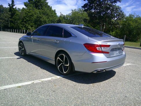 Used 2018 Honda Accord Sport image 96