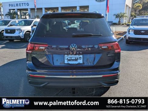 Used 2022 Volkswagen Tiguan SE w/ Panoramic Sunroof Package image 5