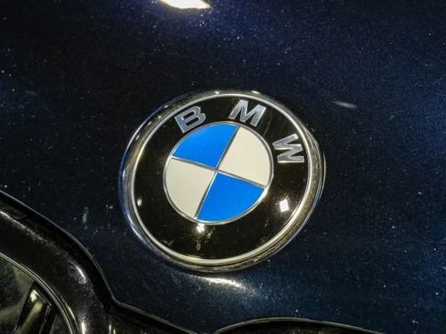 Used 2021 BMW 740i w/ M Sport Package RWD image 76