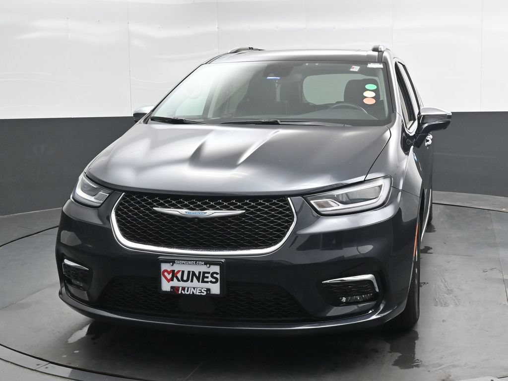 Used 2021 Chrysler Pacifica Limited w/ Premium & Safety Sphere Group FWD image 6