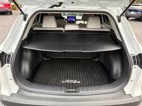 Used 2025 Toyota Corolla Cross L FWD image 14