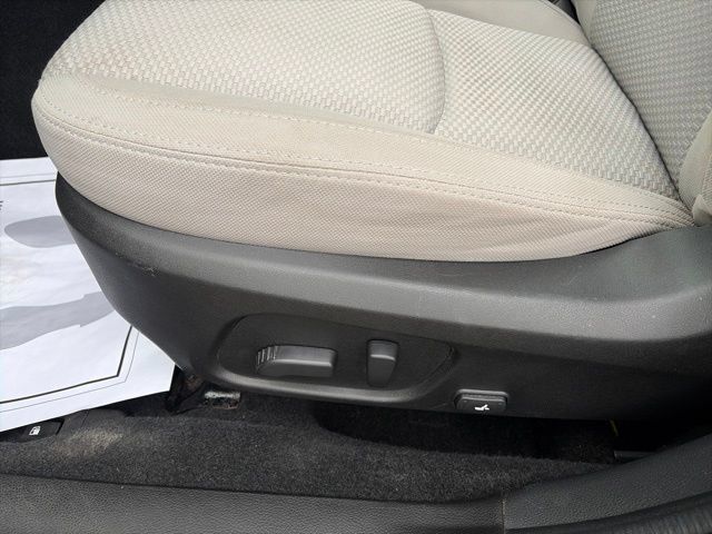 Used 2017 Subaru Forester 2.5i Premium AWD/4WD image 9