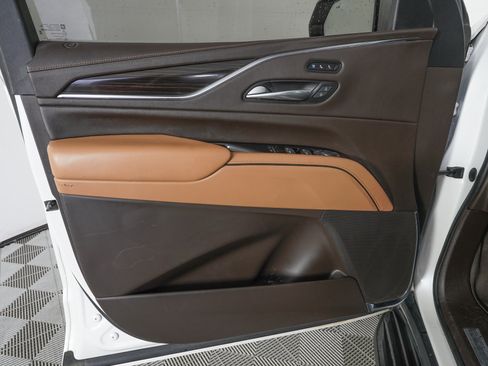 Used 2022 Cadillac Escalade ESV Premium Luxury w/ LPO, Radiant Package image 16