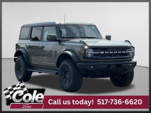 New 2026 Ford Bronco Outer Banks w/ Sasquatch Package AWD/4WD image 1