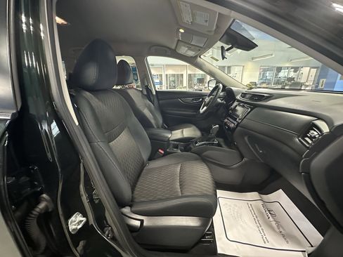 Used 2019 Nissan Rogue SV AWD/4WD image 19