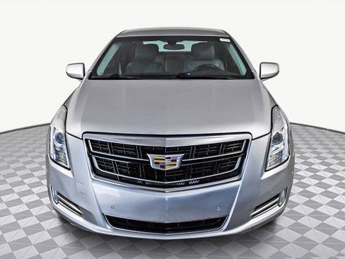 Used 2017 Cadillac XTS Luxury image 2