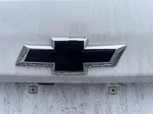 Used 2023 Chevrolet Equinox RS image 3