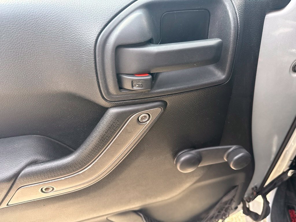 Used 2012 Jeep Wrangler Sport w/ Connectivity Group AWD/4WD image 15