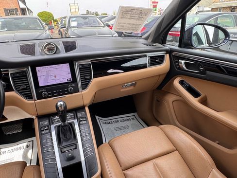 Used 2018 Porsche Macan AWD/4WD image 20