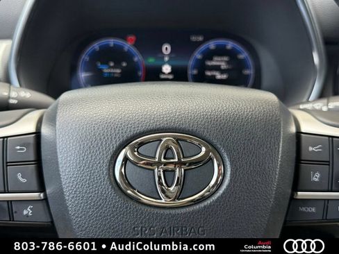 Used 2023 Toyota Highlander Platinum FWD image 27