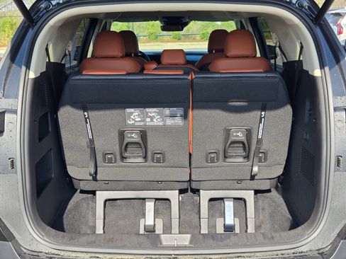 New 2026 Kia Carnival EX image 18