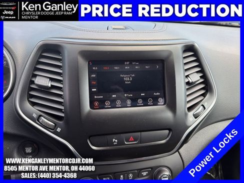 Used 2019 Jeep Cherokee Latitude Plus w/ Cold Weather Group image 15