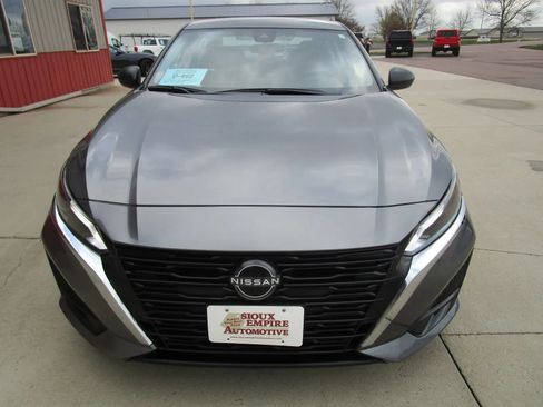 Used 2024 Nissan Altima 2.5 SV FWD image 4