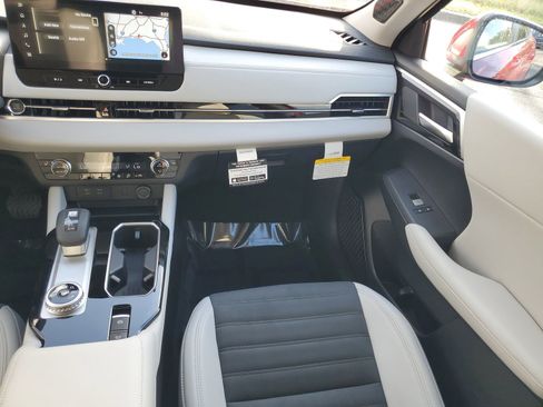 New 2025 Mitsubishi Outlander SE image 26