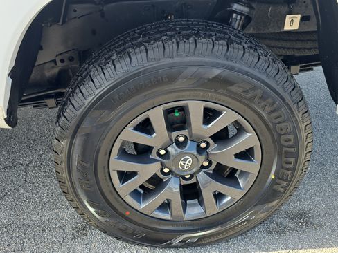 Used 2023 Toyota Tacoma SR5 RWD image 12