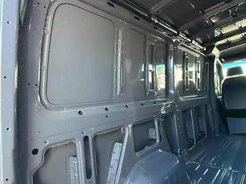 Used 2025 Mercedes-Benz Sprinter 2500 image 10