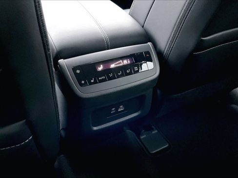 Used 2024 Nissan Pathfinder SL w/ SL Premium Package image 29