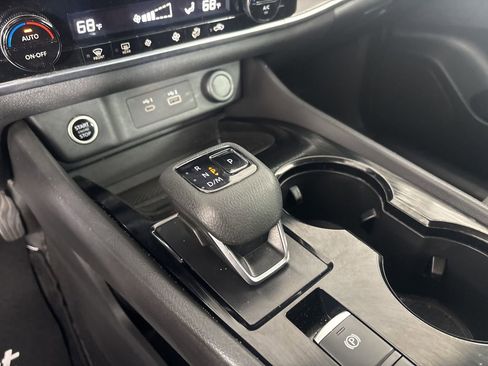 Used 2021 Nissan Rogue SV image 17