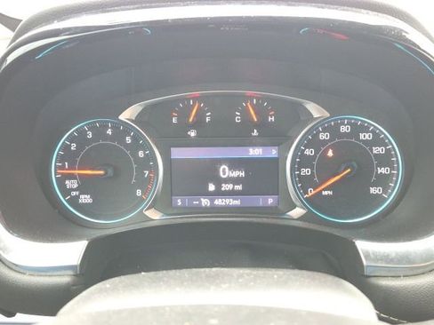 Used 2023 Chevrolet Traverse LT image 47