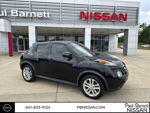 Used 2016 Nissan Juke S FWD image 3