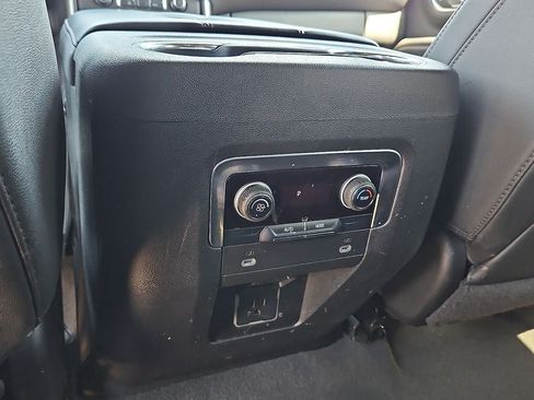 Used 2024 Chevrolet Tahoe LT AWD/4WD image 19